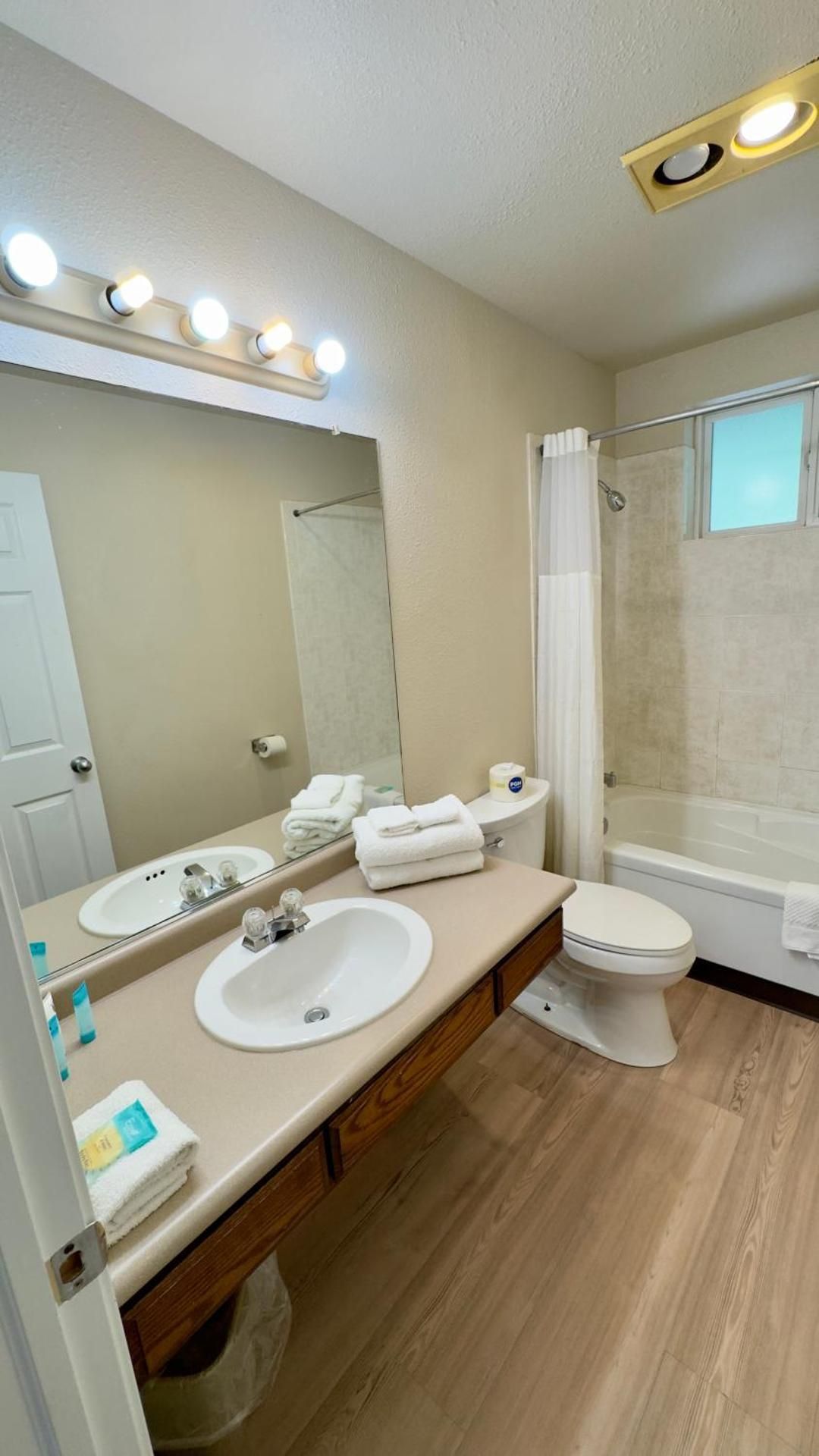 Westhaven Inn Queen Room with Two Queen Beds 2