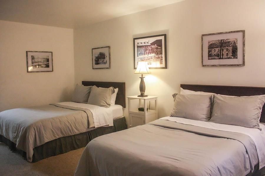 Mountain Creek Tavern Standard Double Room