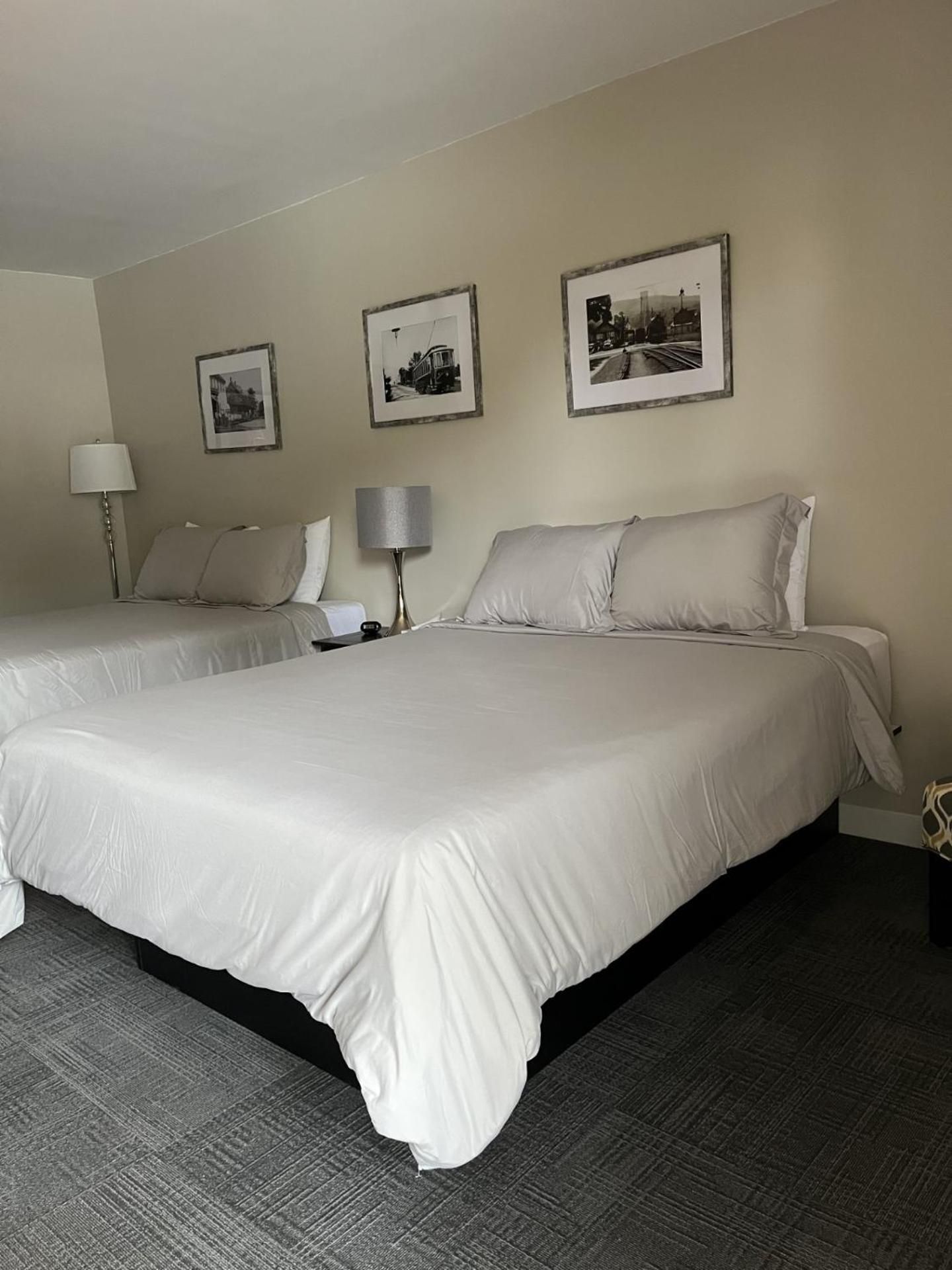 Mountain Creek Tavern Queen Room