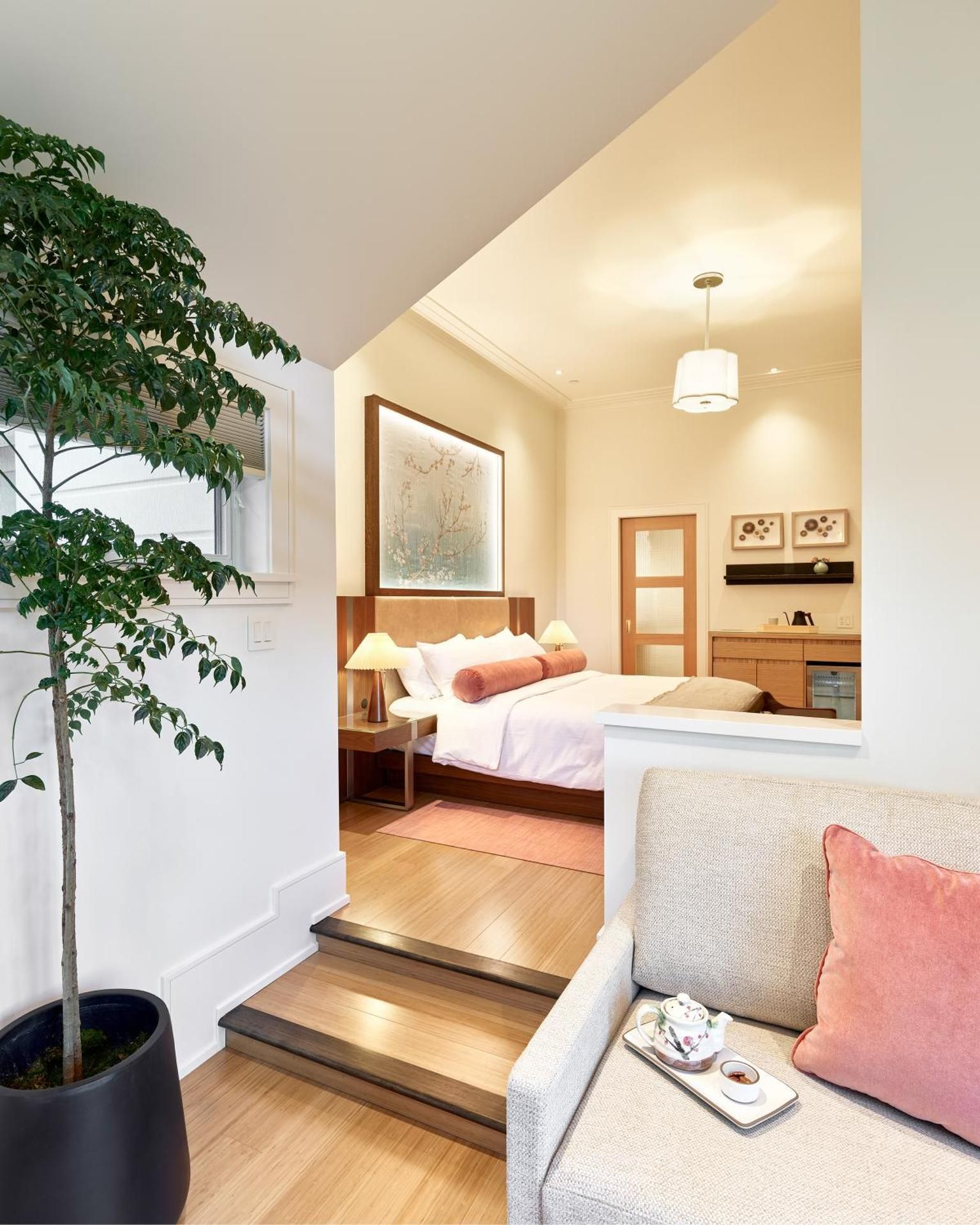 Deluxe King Suite