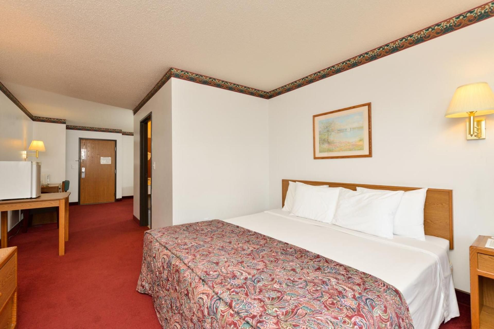 1 King Bed Non-Smoking