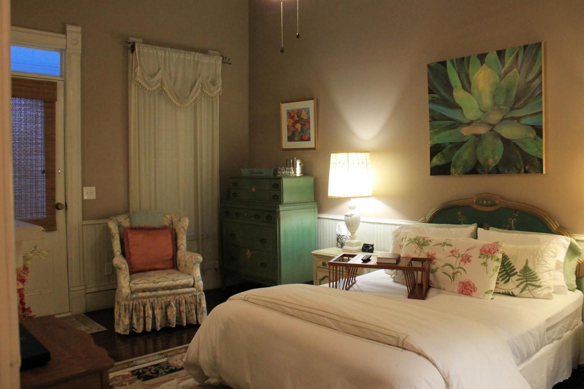 Suite with Garden View