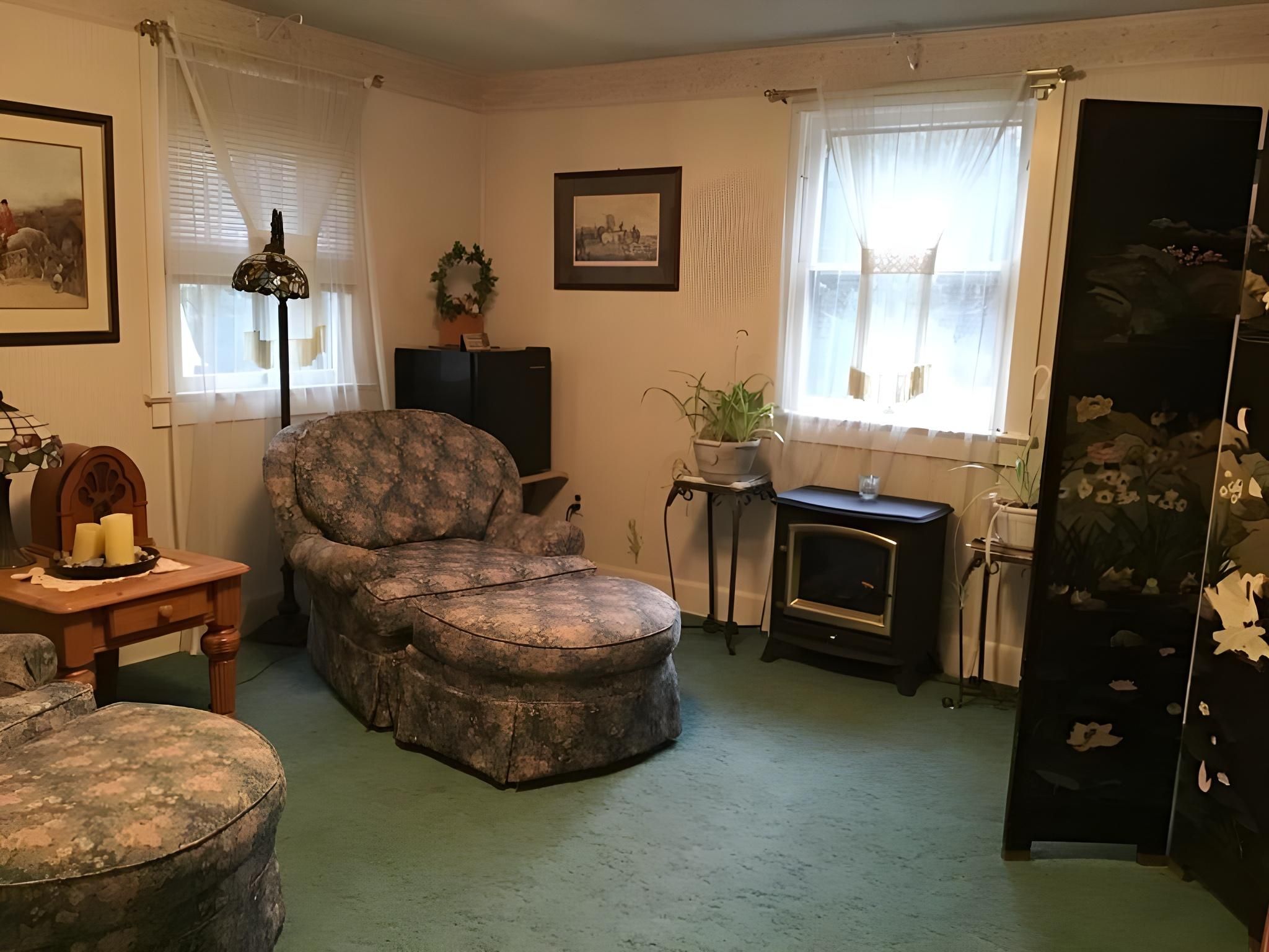 The King Suite #4-Suite-Ensuite with Bath-Luxury-Woodland view