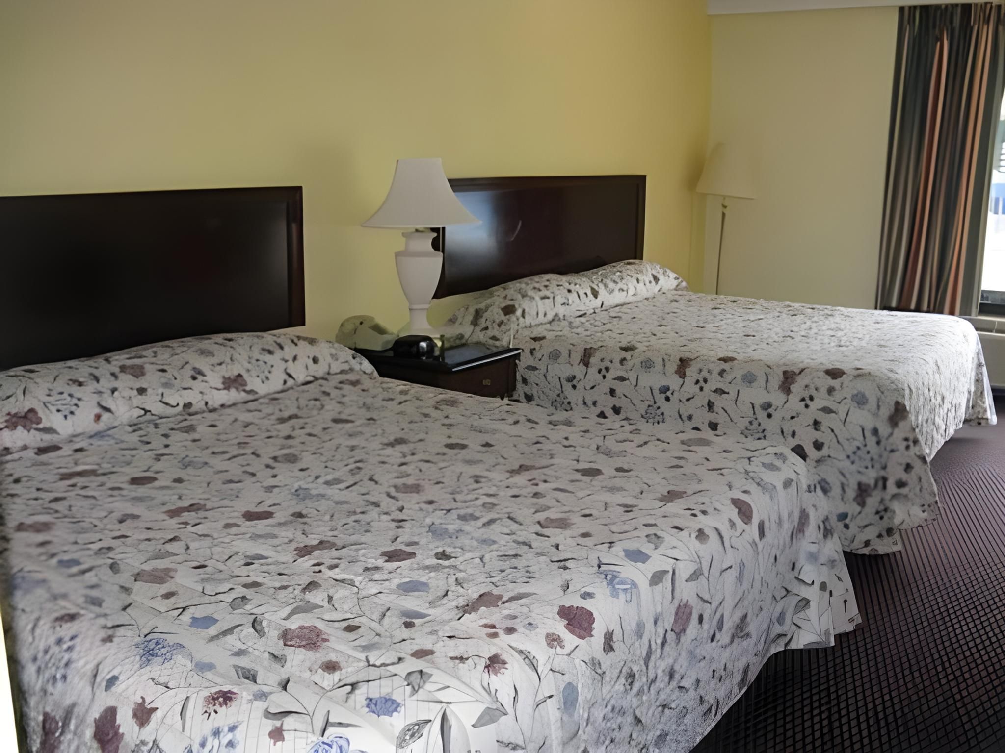 2 Double Beds Nonsmoking