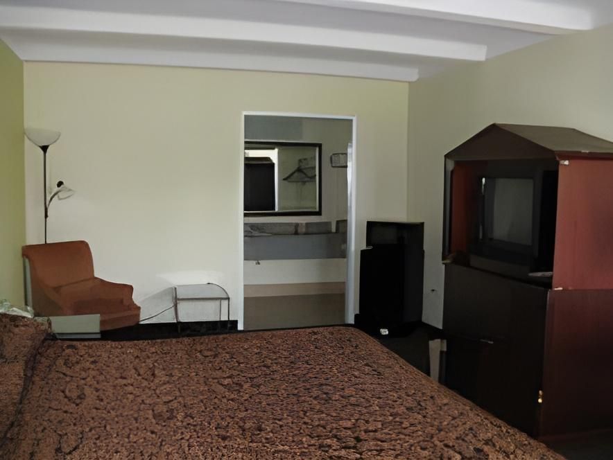 1 King Bed Nonsmoking