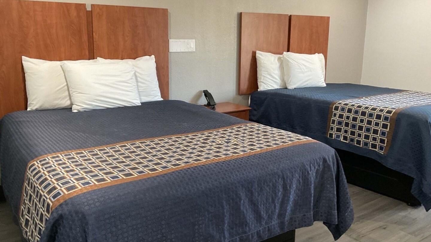 2 Queen Beds | Non-Smoking, Micfridge
