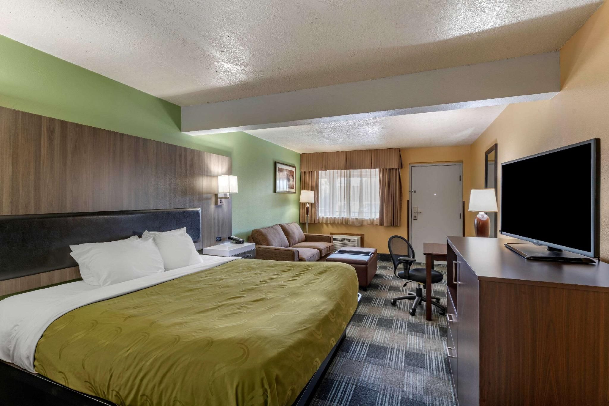 Quality Inn 1 King Bed, Nonsmoking, Upgrade 2