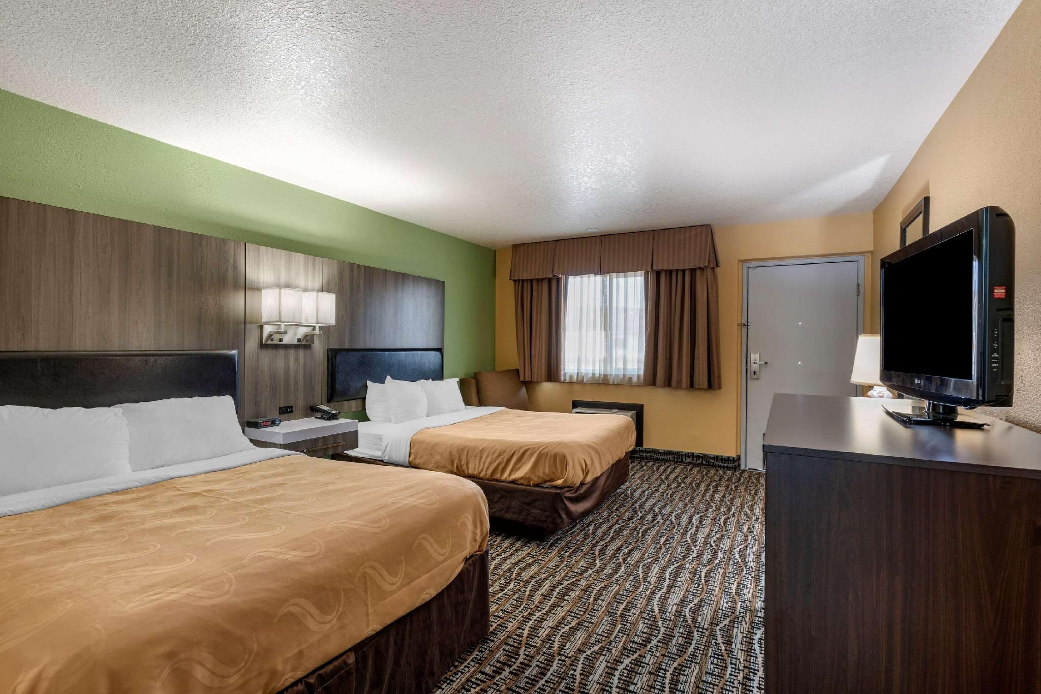 2 Queen Beds, Nonsmoking, Accessible