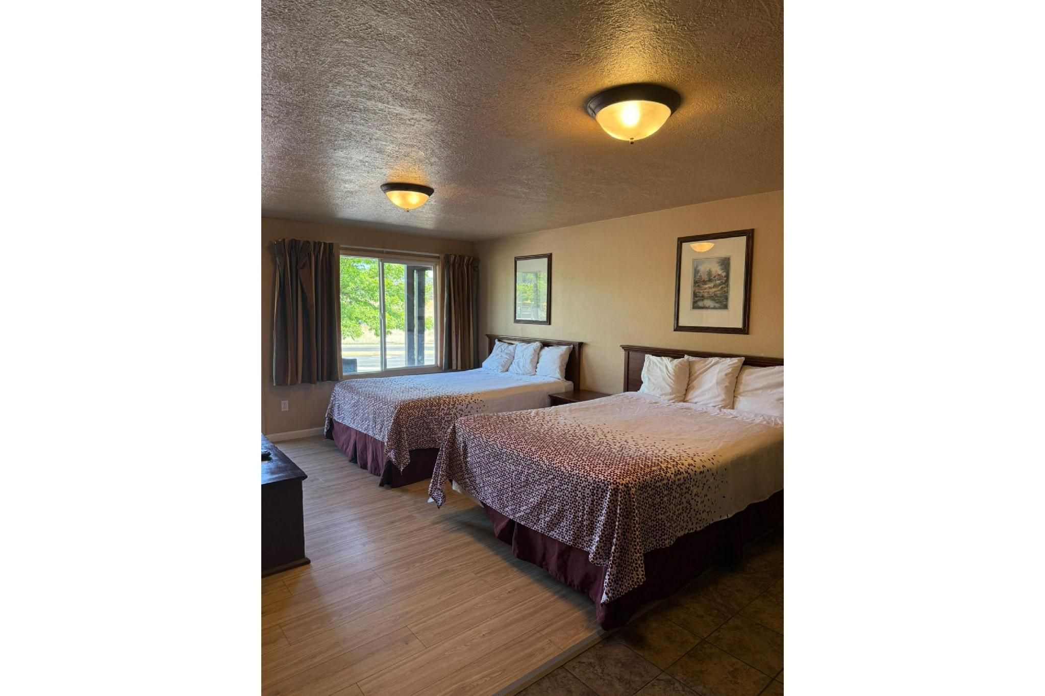 2 Full Beds Non-Smoking