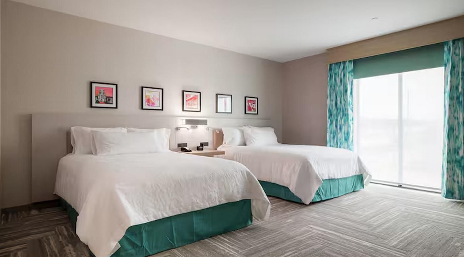 1 KING MOBILITY ACCESSIBLE W/ROLL IN SHOWER