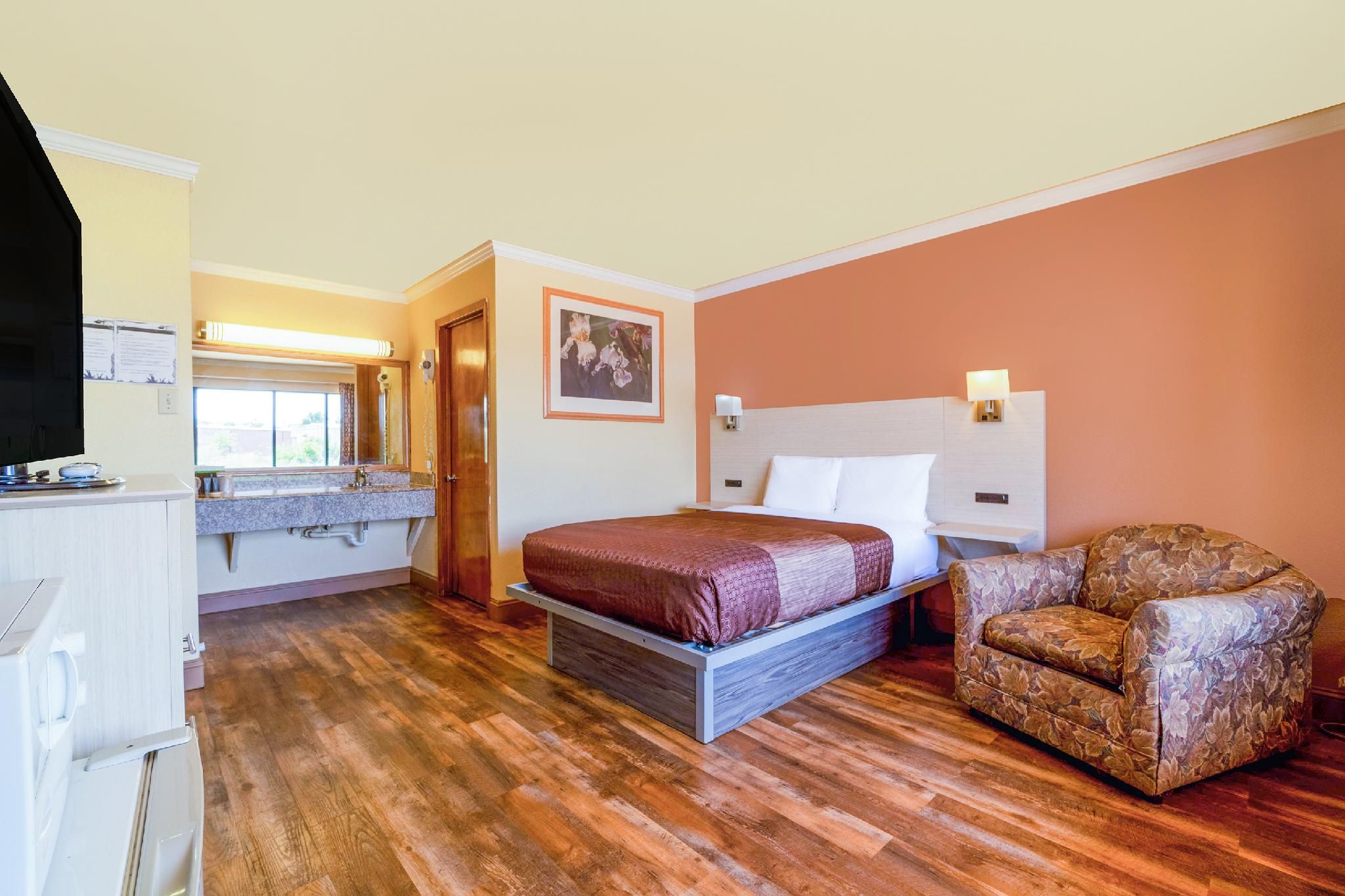 River Valley Motor Inn By OYO La Grange Texas Full Bed Non-Smoking 2