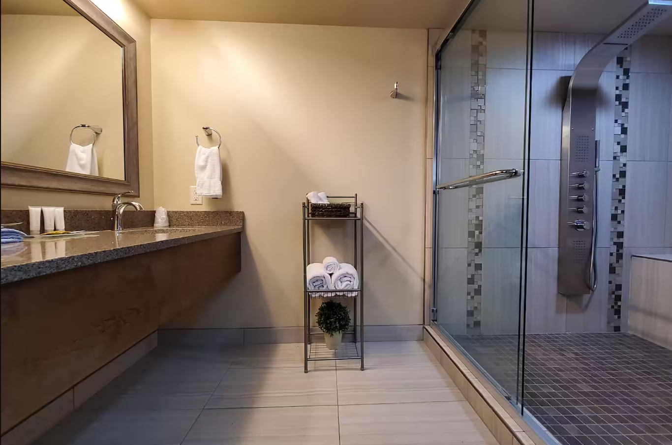 1 King Bed, Premier Suite, Non-Smoking