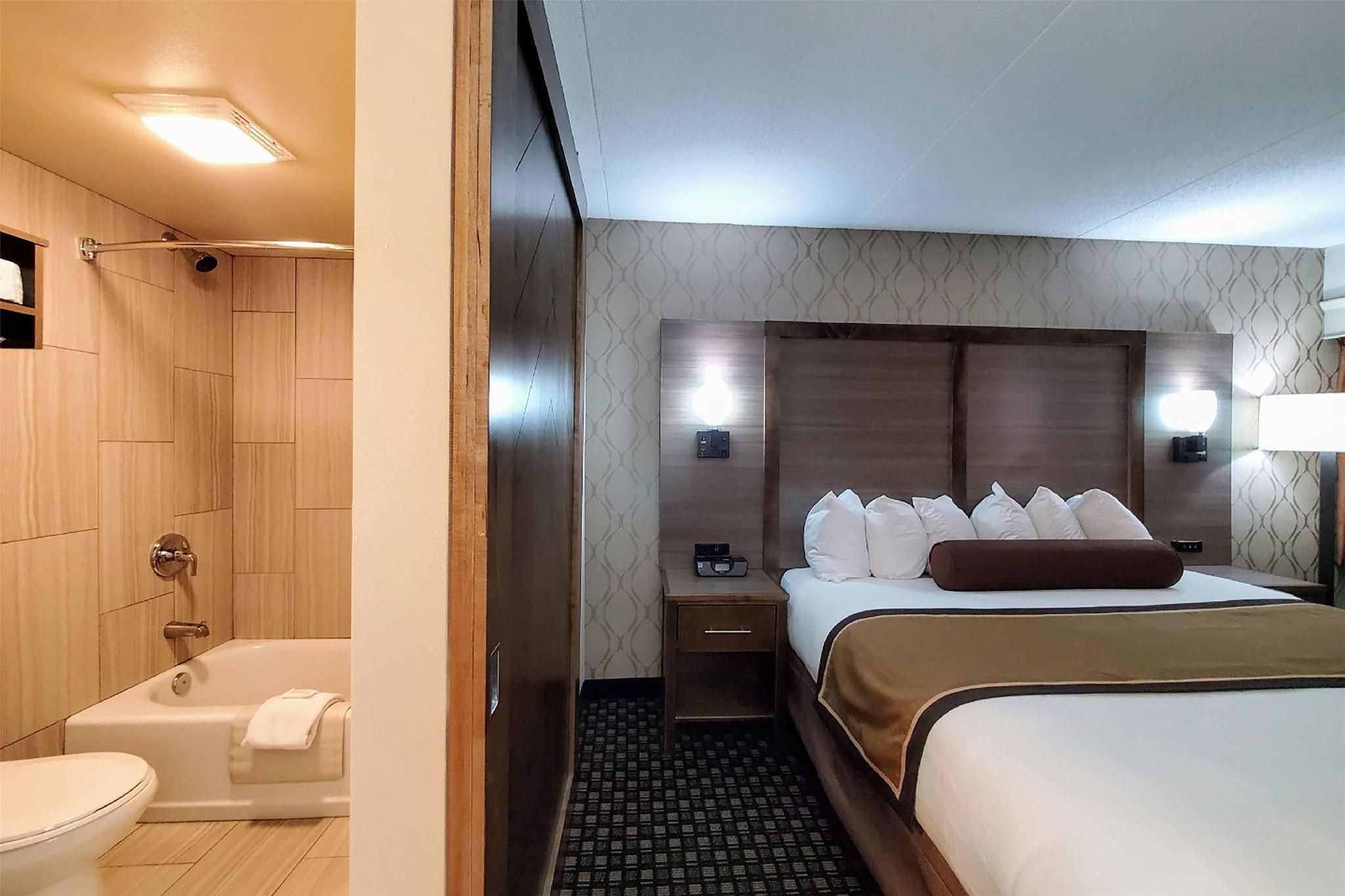 AmericInn by Wyndham Watertown 1 King Bed, Executive Suite, Non-Smoking