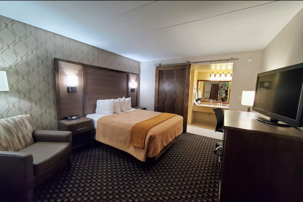 1 Queen Bed, Efficiency Room, Non-Smoking