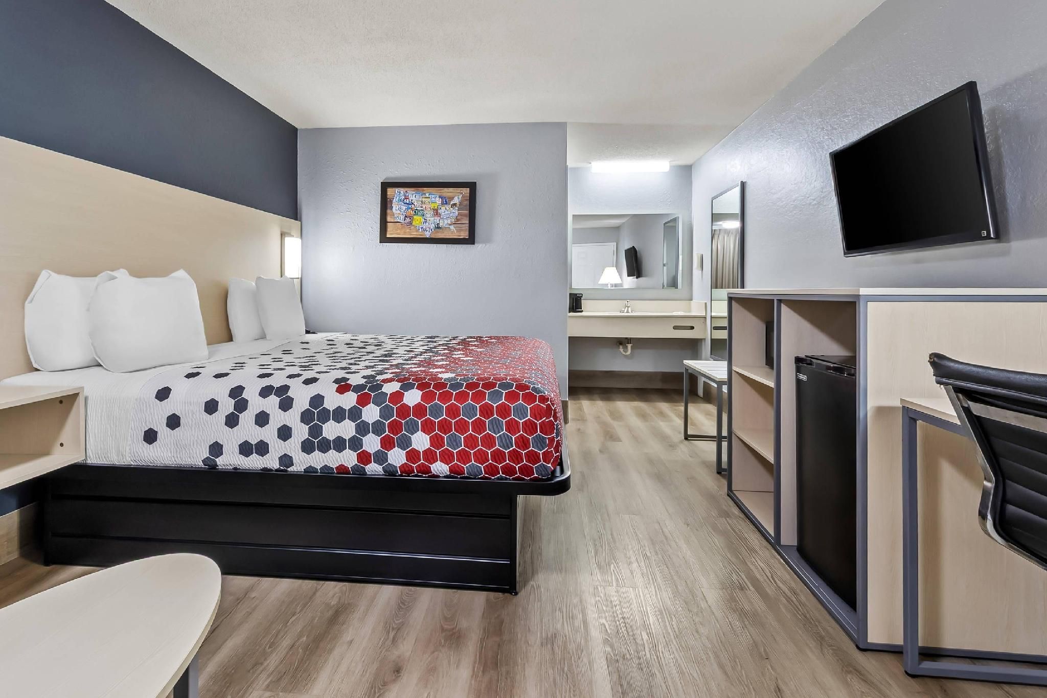 1 King Bed, Nonsmoking