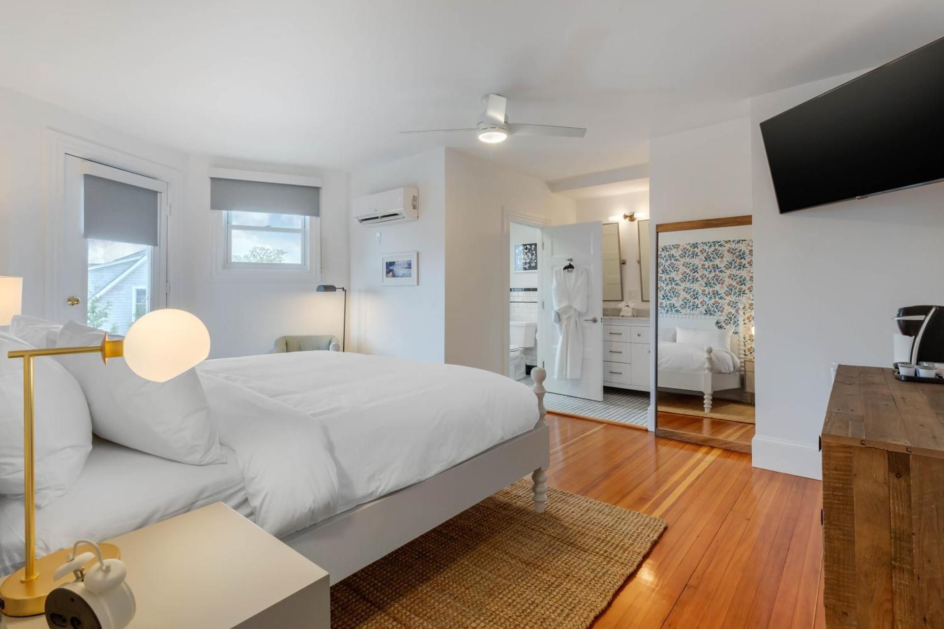 Acccessible King Room