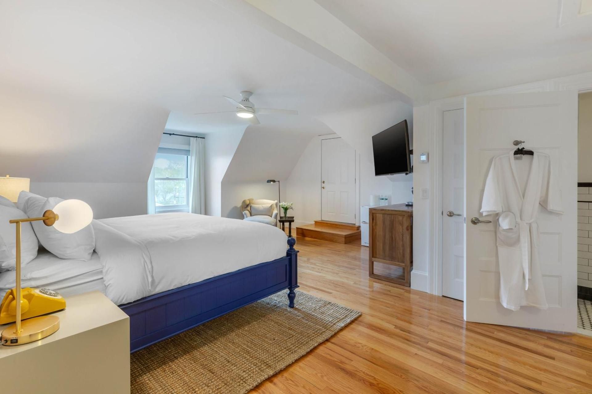 Acccessible King Room