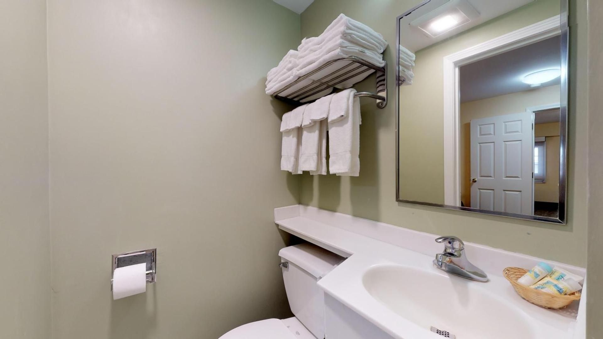 Standard Room 3 Full Bed with Two Room (STD3FB)