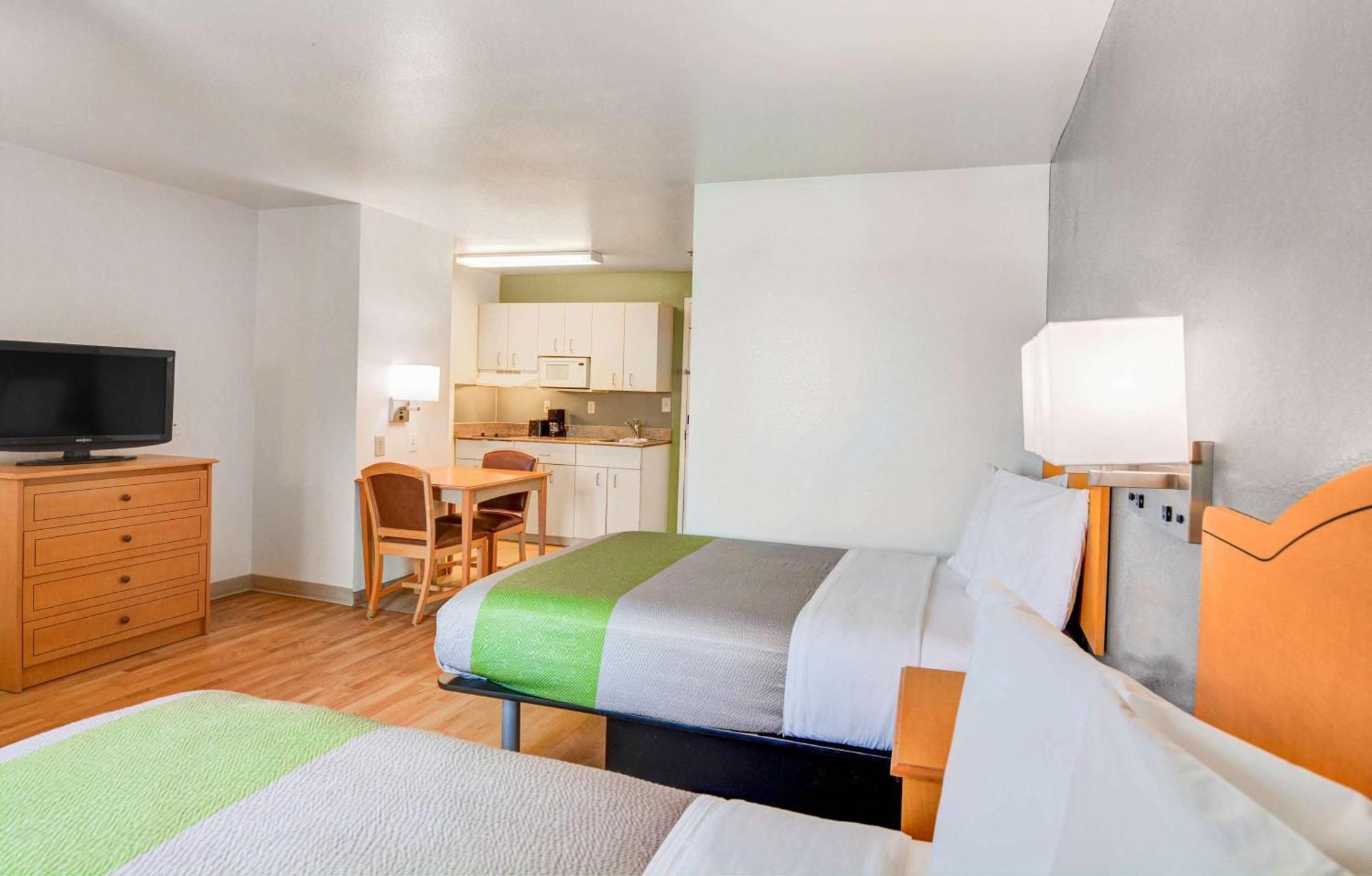 2 Full Beds | Non-Smoking