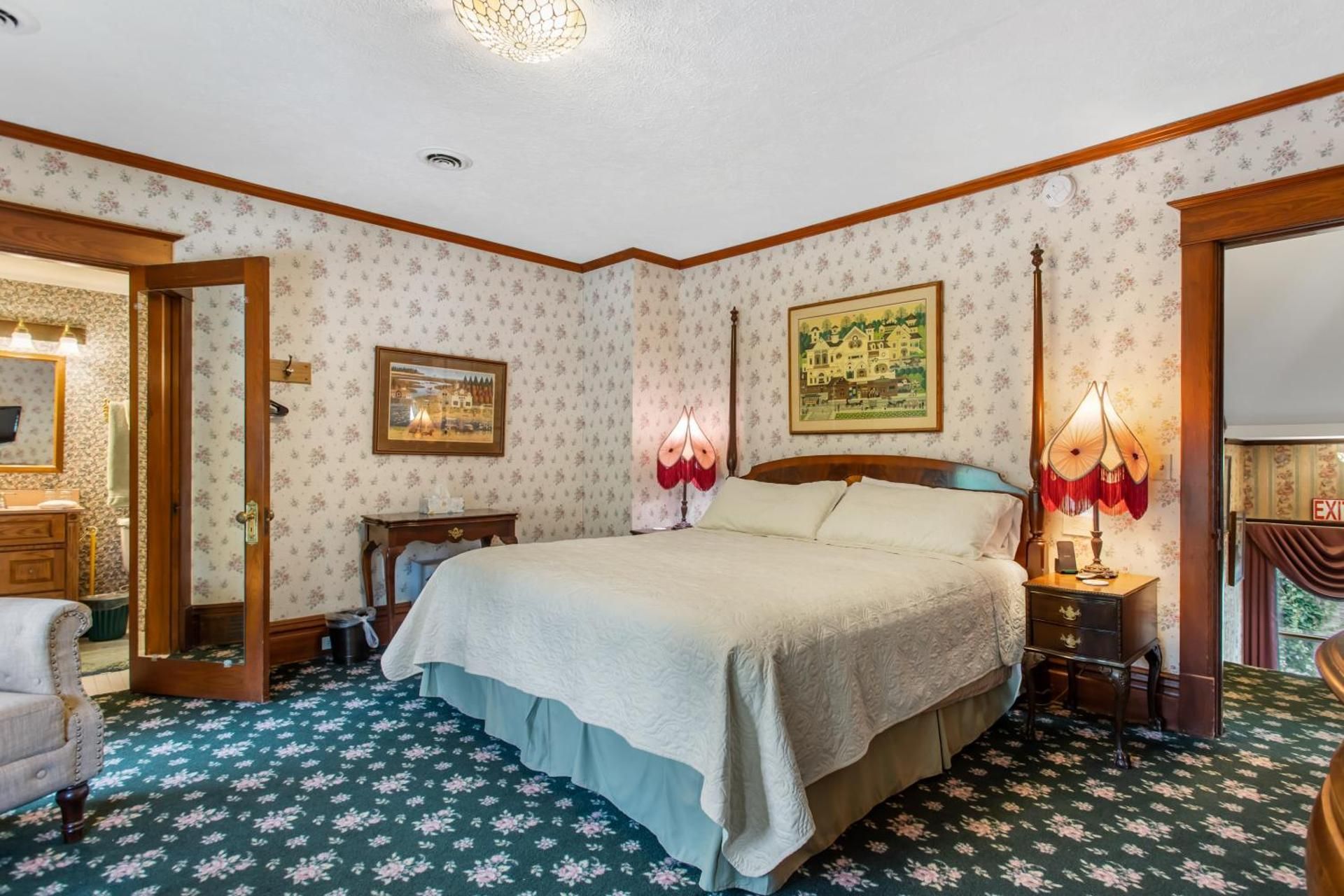 Deluxe King Room
