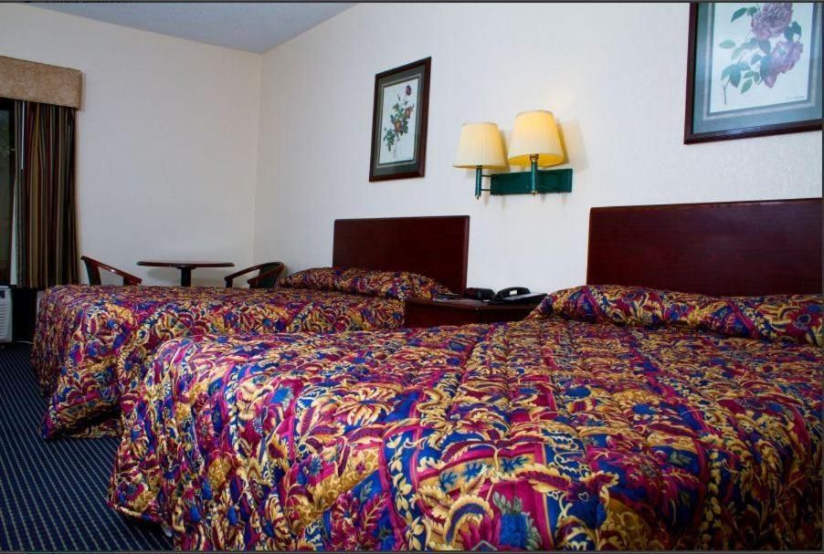 2 Double Beds Non-Smoking