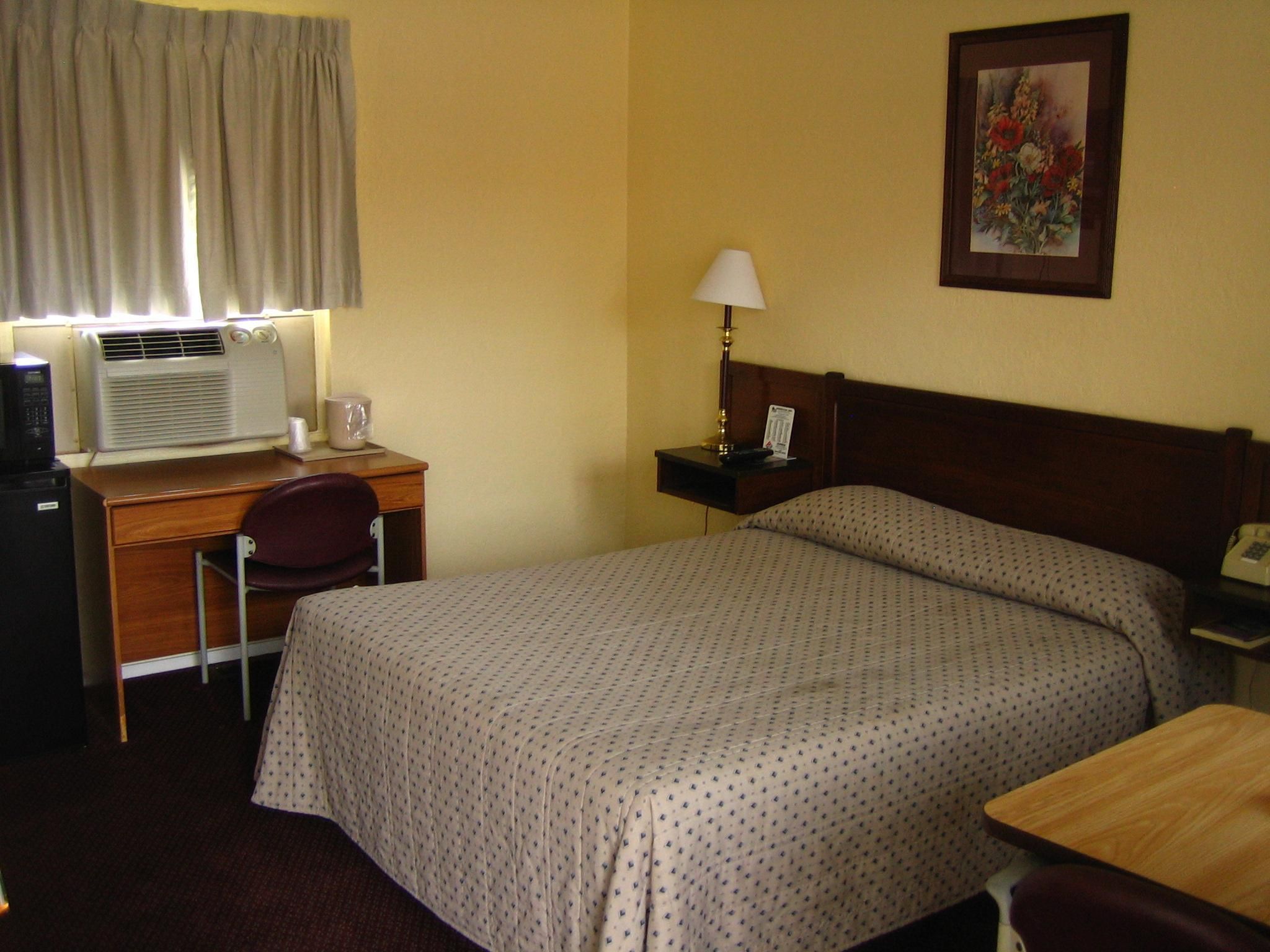 American Inn Sedalia 1 Queen Bed Nonsmoking