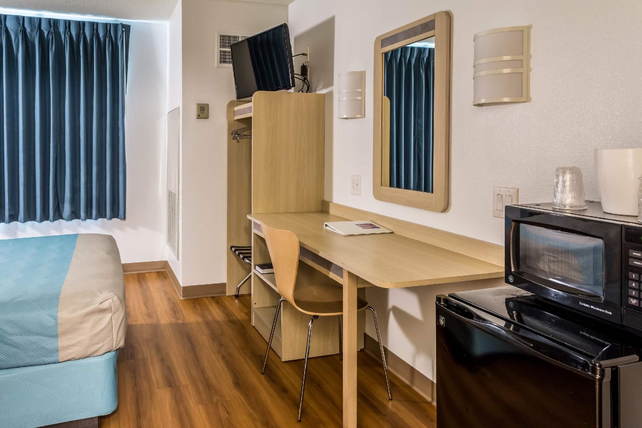 1 Queen Bed | Non-Smoking, Micfridge