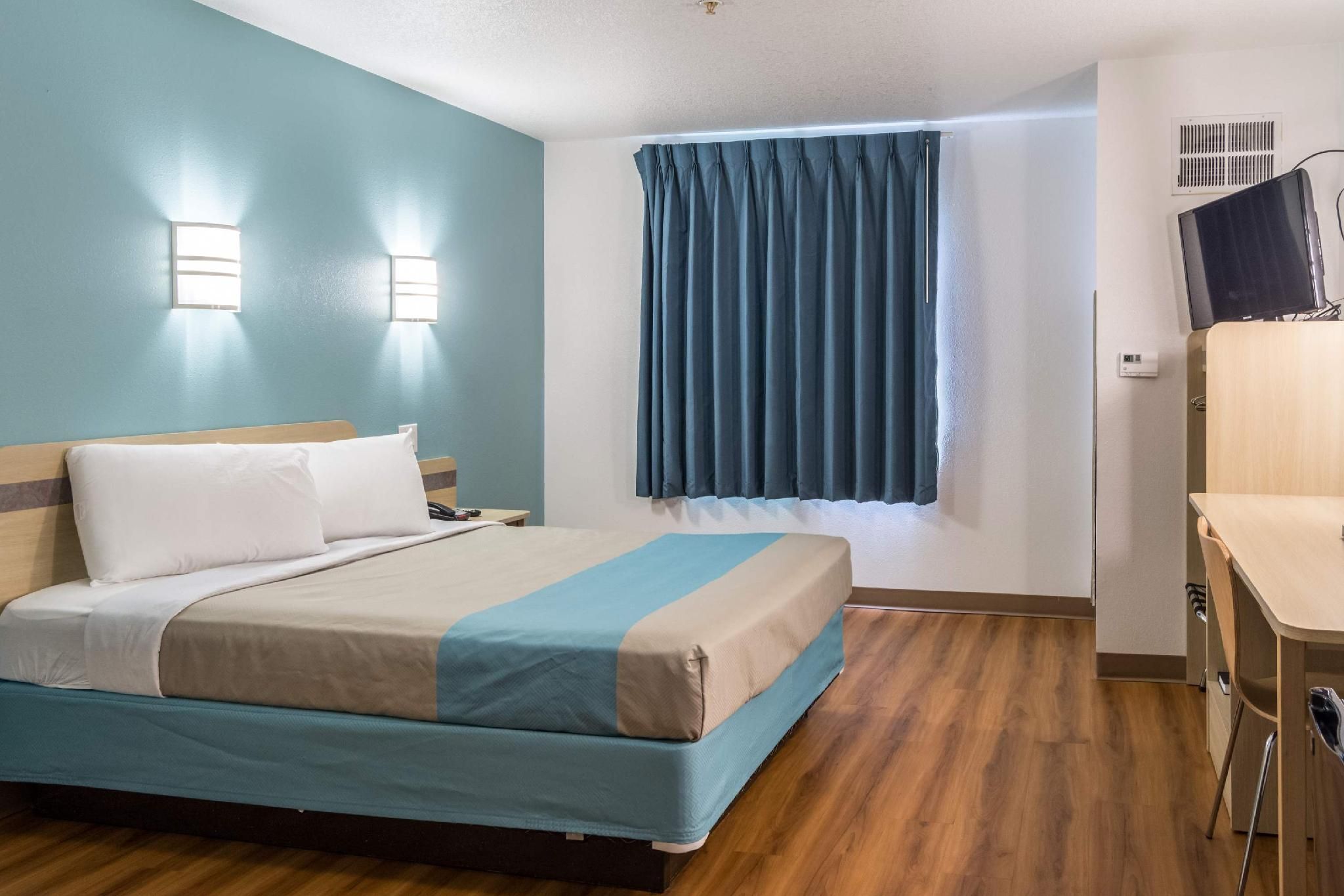 1 Queen Bed | Non-Smoking, Micfridge