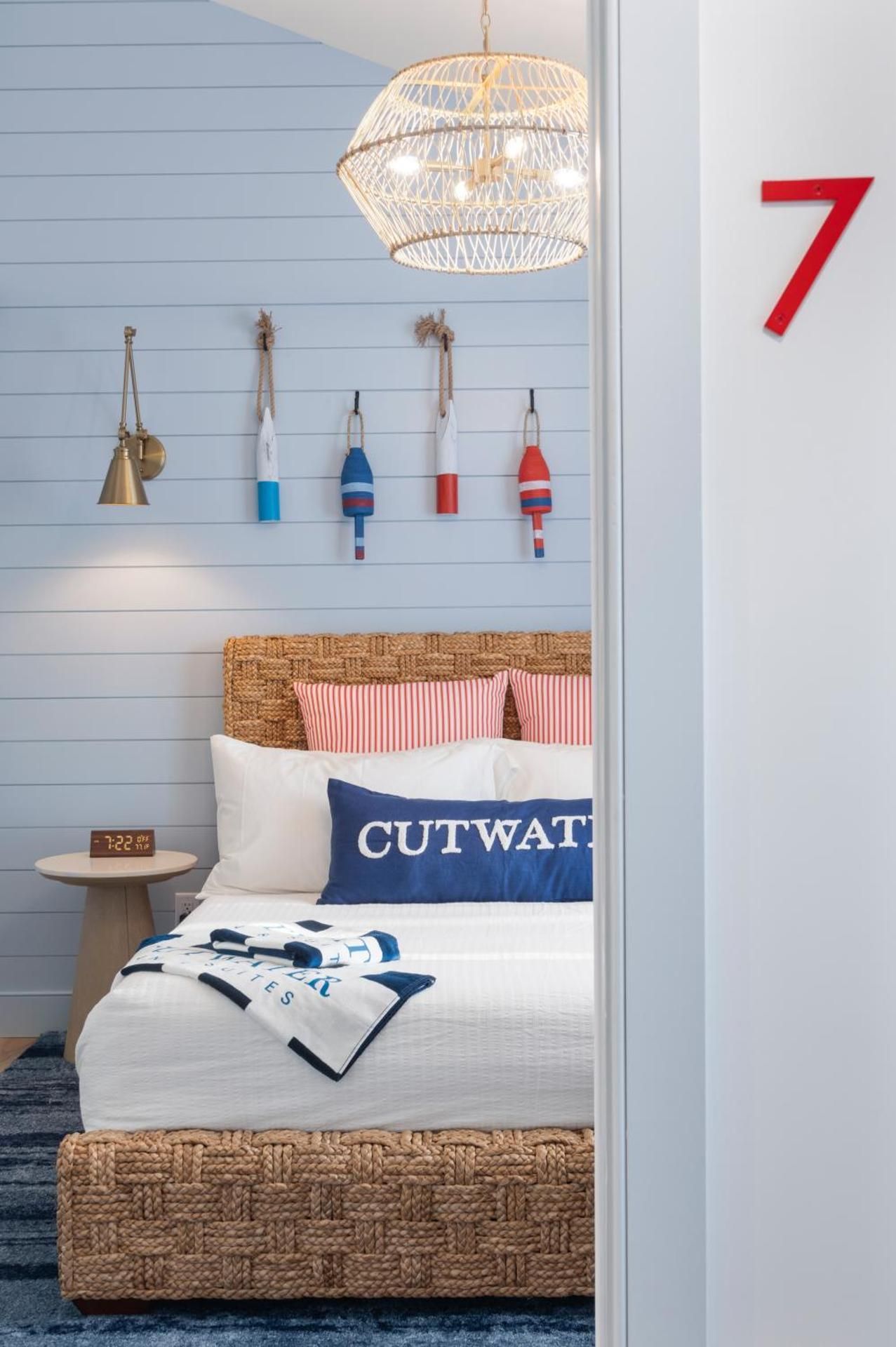 Cutwater Inn & Suites Deluxe Queen Suite 2