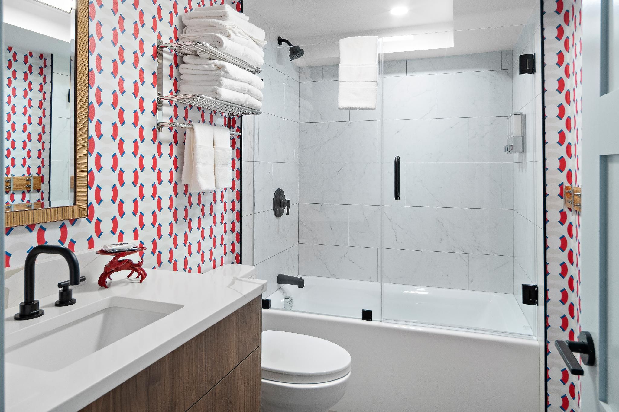 Cutwater Inn & Suites Suite 2