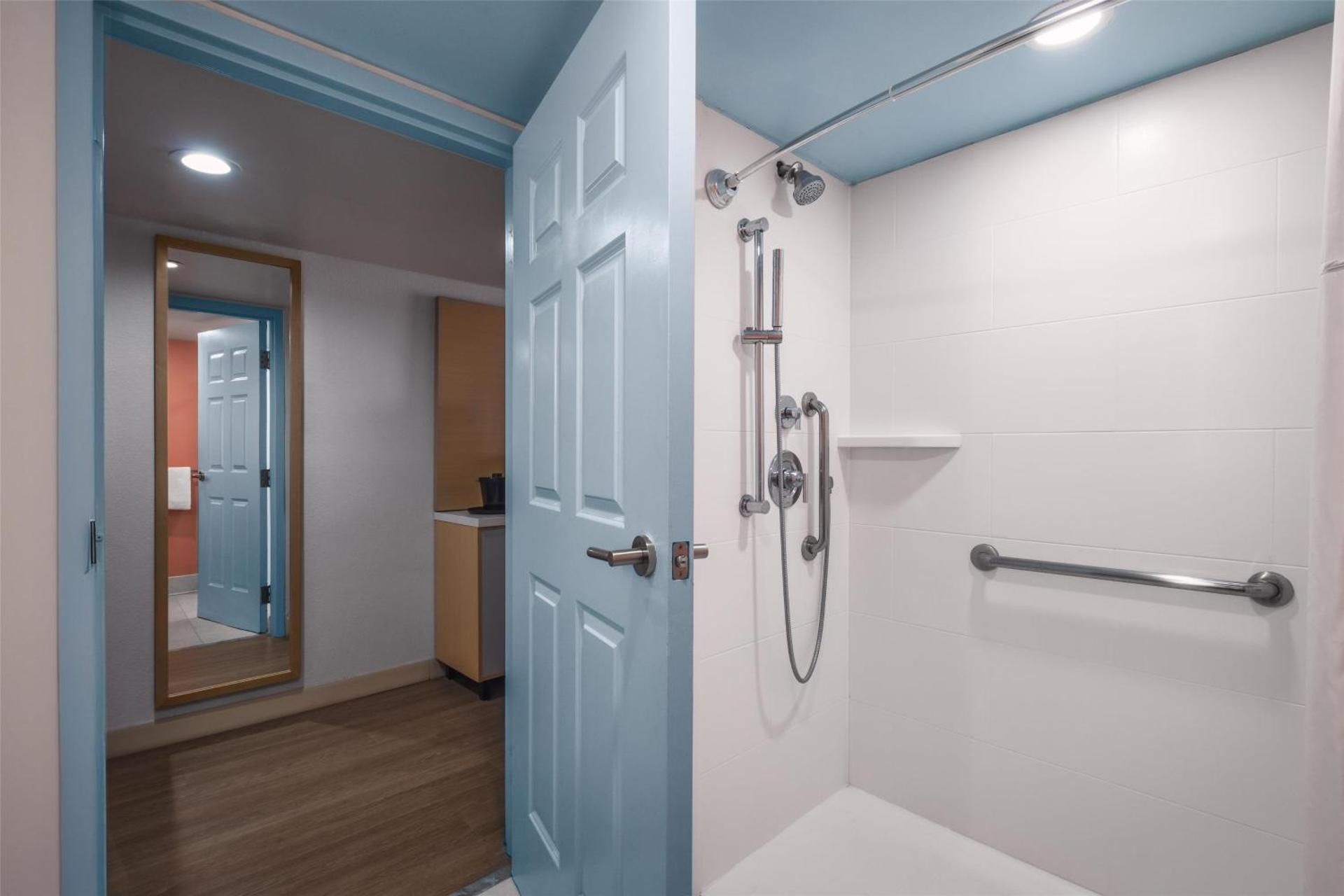 Family Room with One King Bed, One Queen Bed, Twin Bunk Beds and Oceanfront View