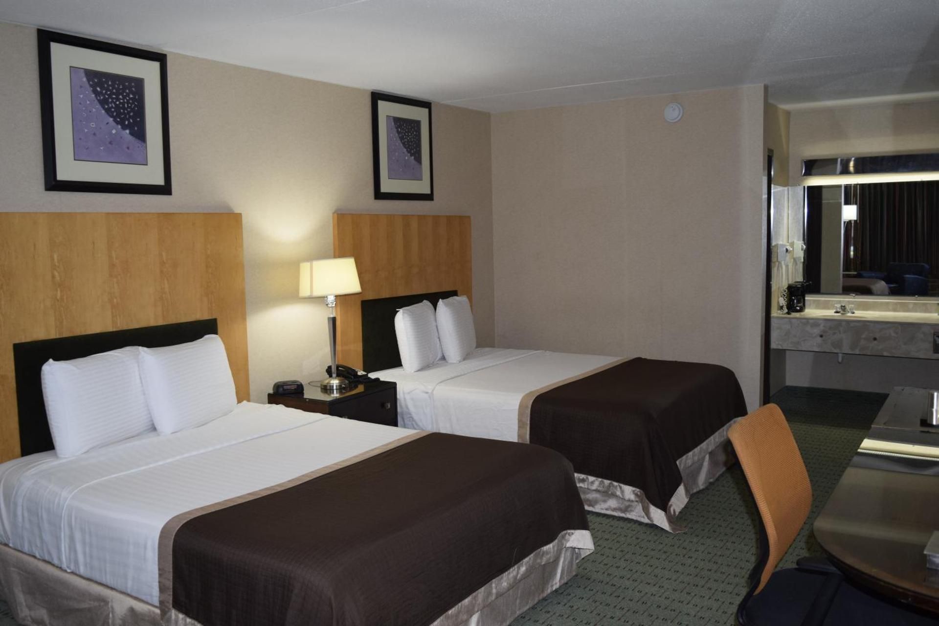 Deluxe Queen Room