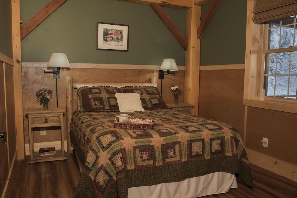 Cabin 6 (Pet Free) - Evening Star
