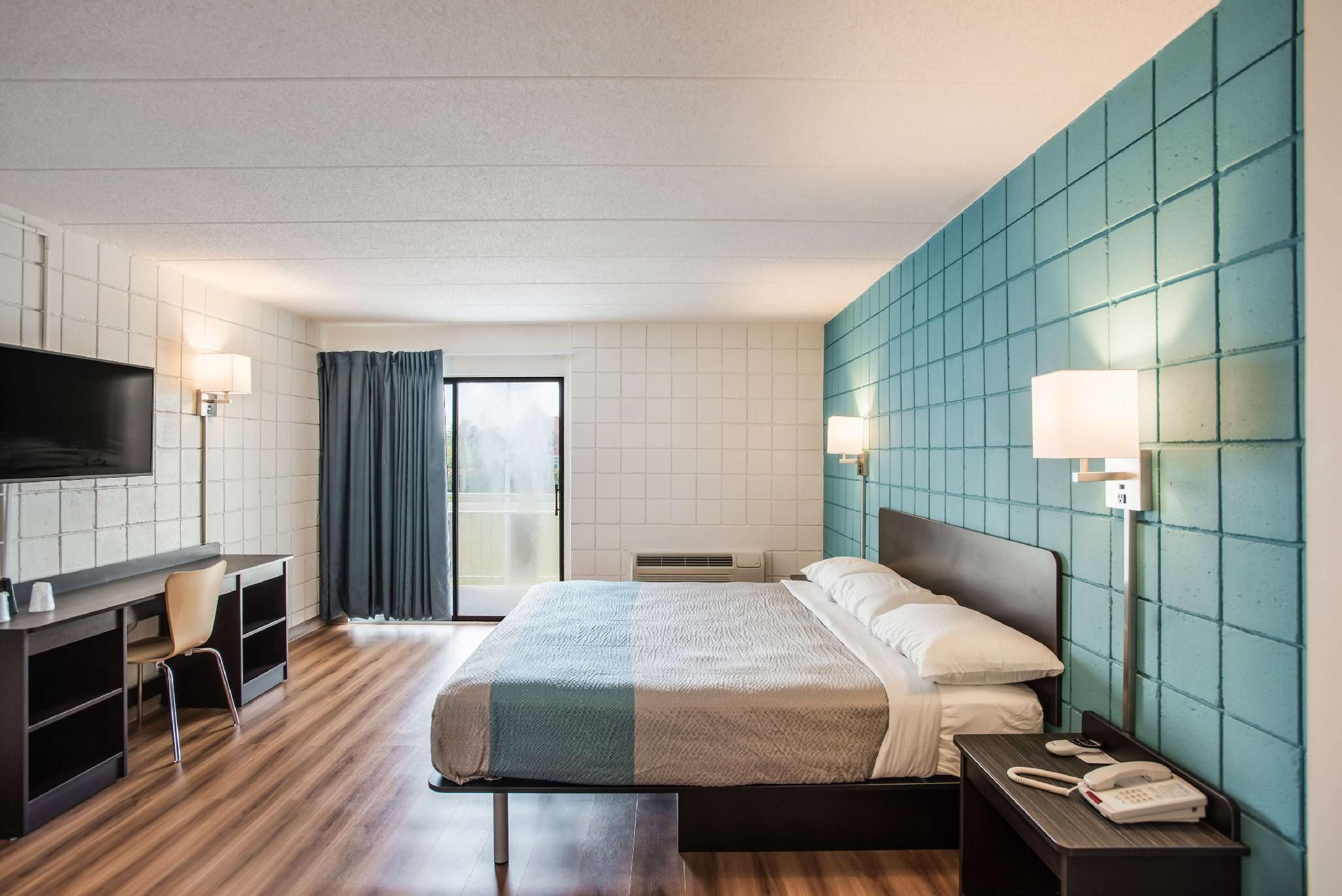 1 QUEEN BED | NON-SMOKING
