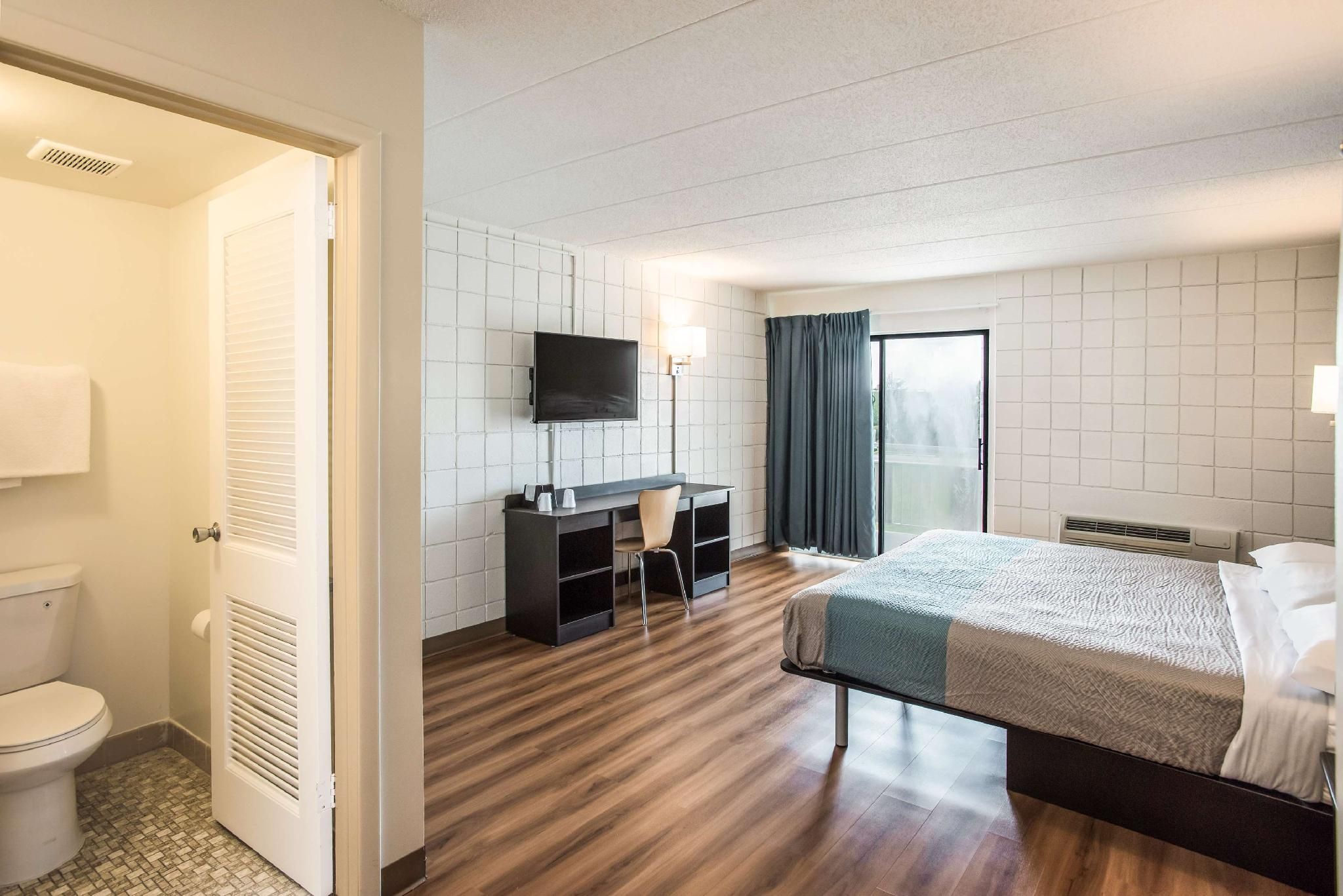 Motel 6 Somers Point, NJ - Ocean City - Wild Wood Beach 1 King Bed | Non-Smoking 2