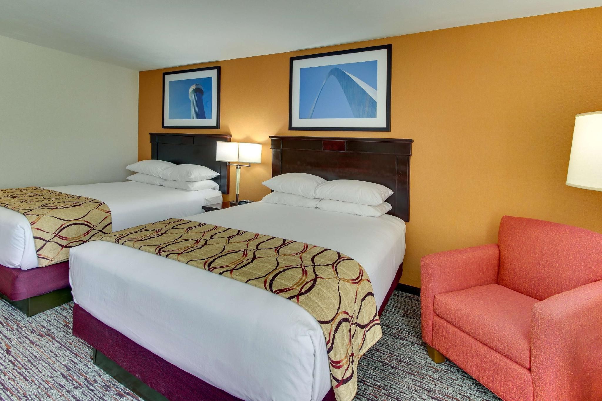 2 Queen Beds