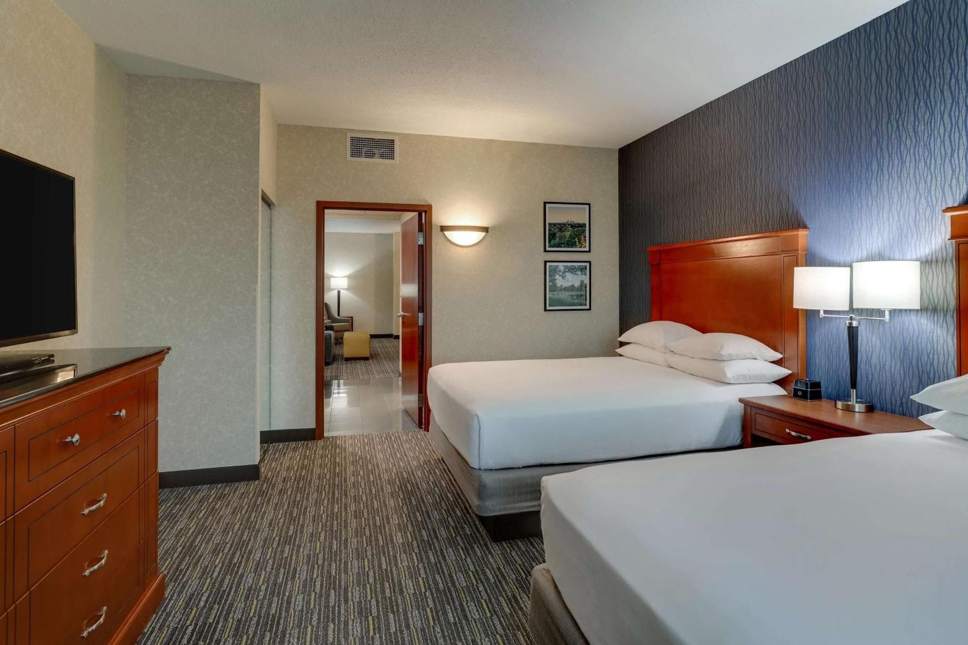 Queen Suite with Sofa Bed - Accessible, Roll-in Shower