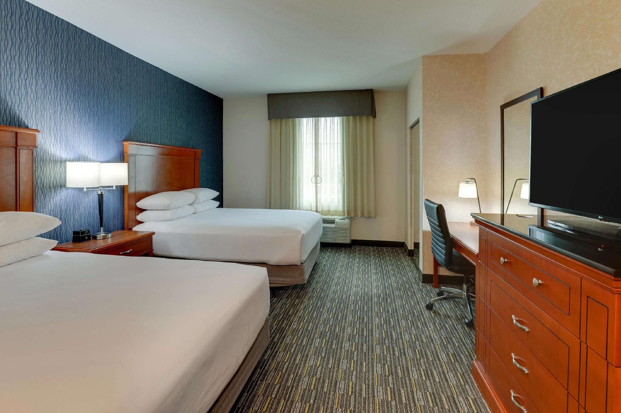 2 Queen Bed Suite, 2 Rooms with Sofa Sleeper, Accessible with Roll-in Shower