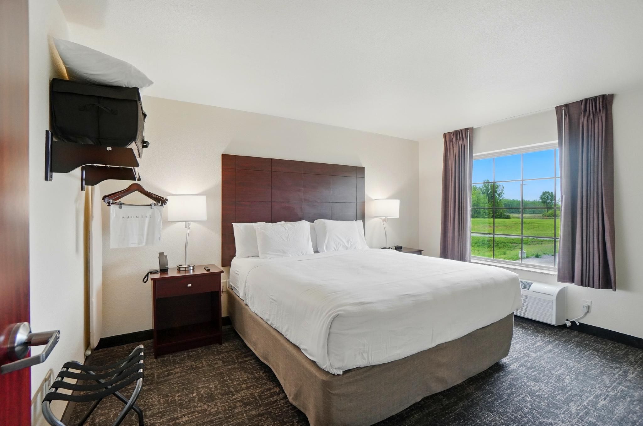 Single King Extended Stay Suite Non-Smoking with Audible-Visual Alert