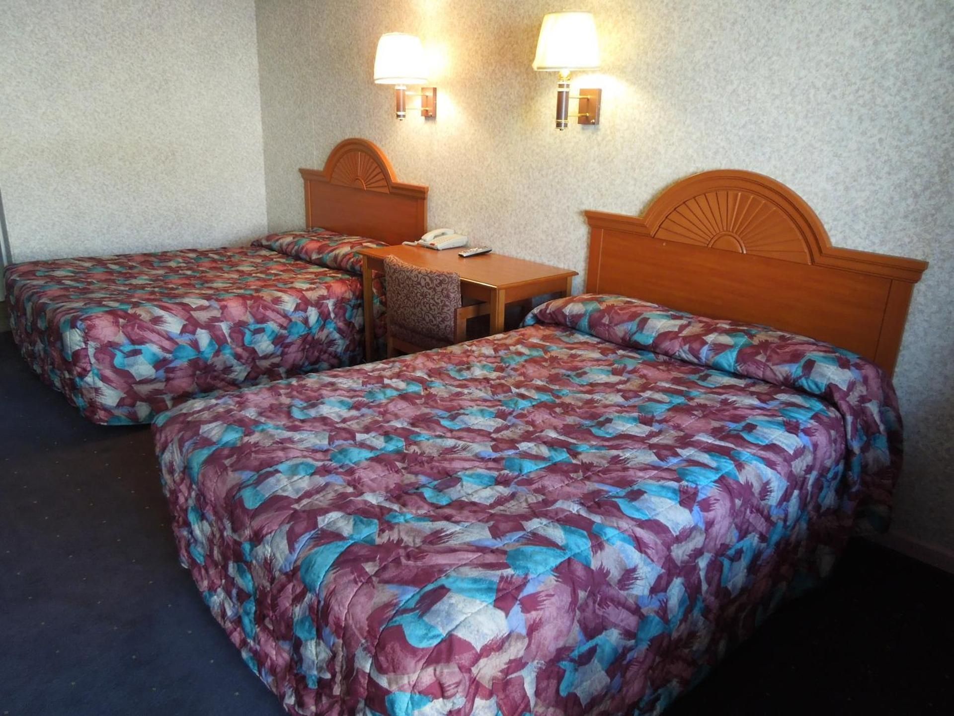 Red Carpet Inn Absecon Double Room with Two Double Beds