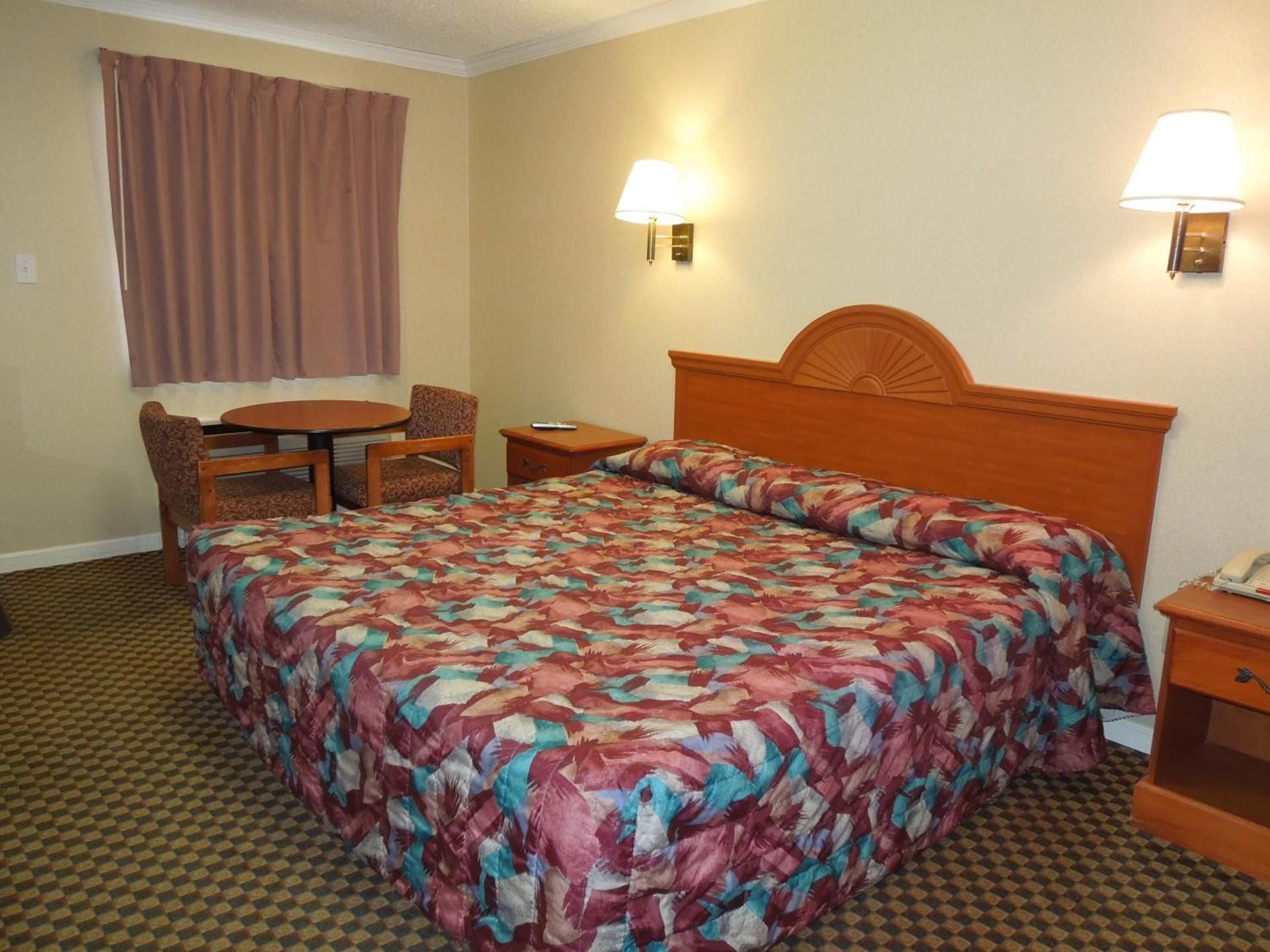 Red Carpet Inn Absecon King Room