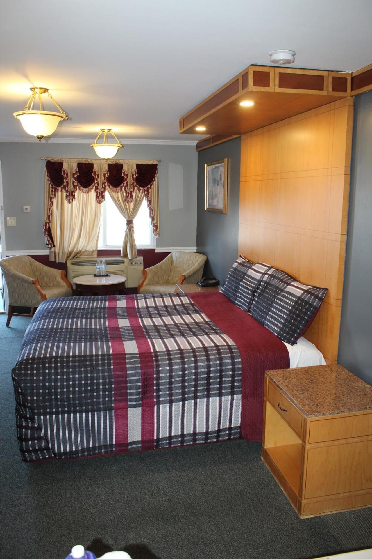 King Room with Spa Bath Smoking