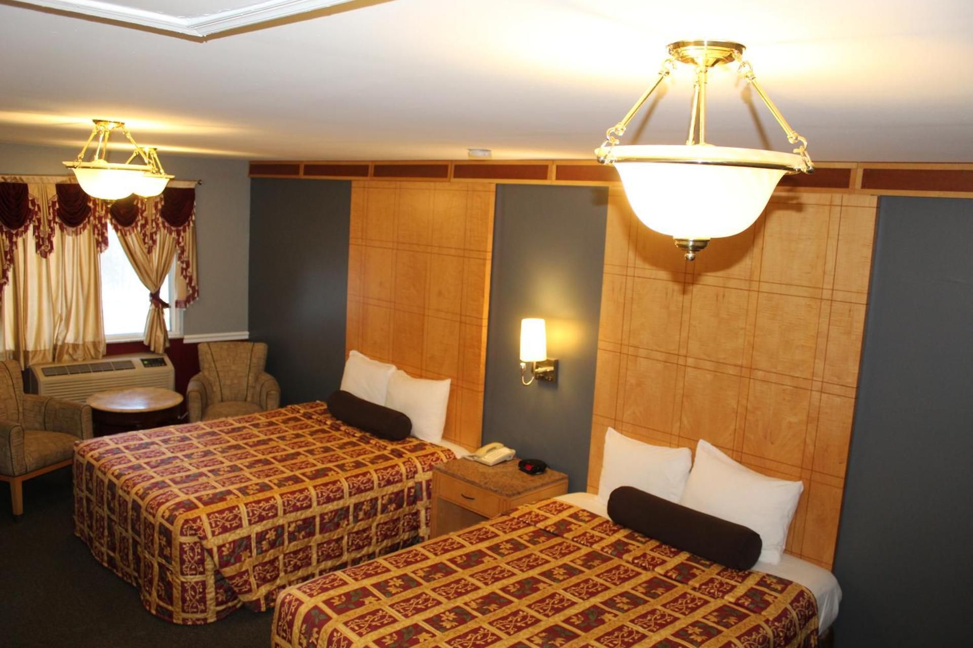 Queen Room with Two Queen Beds Non Smoking