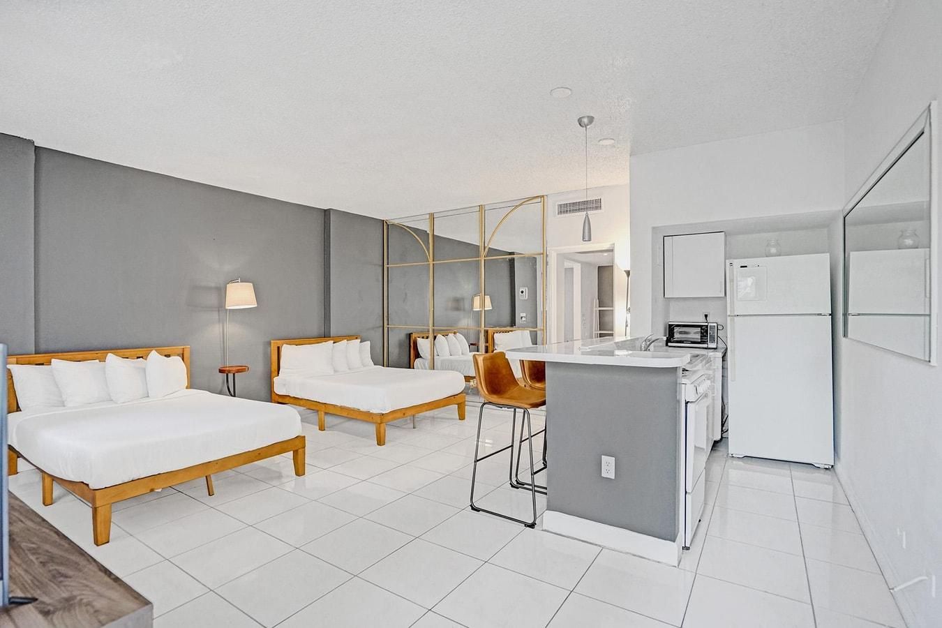 One-Bedroom Apartment