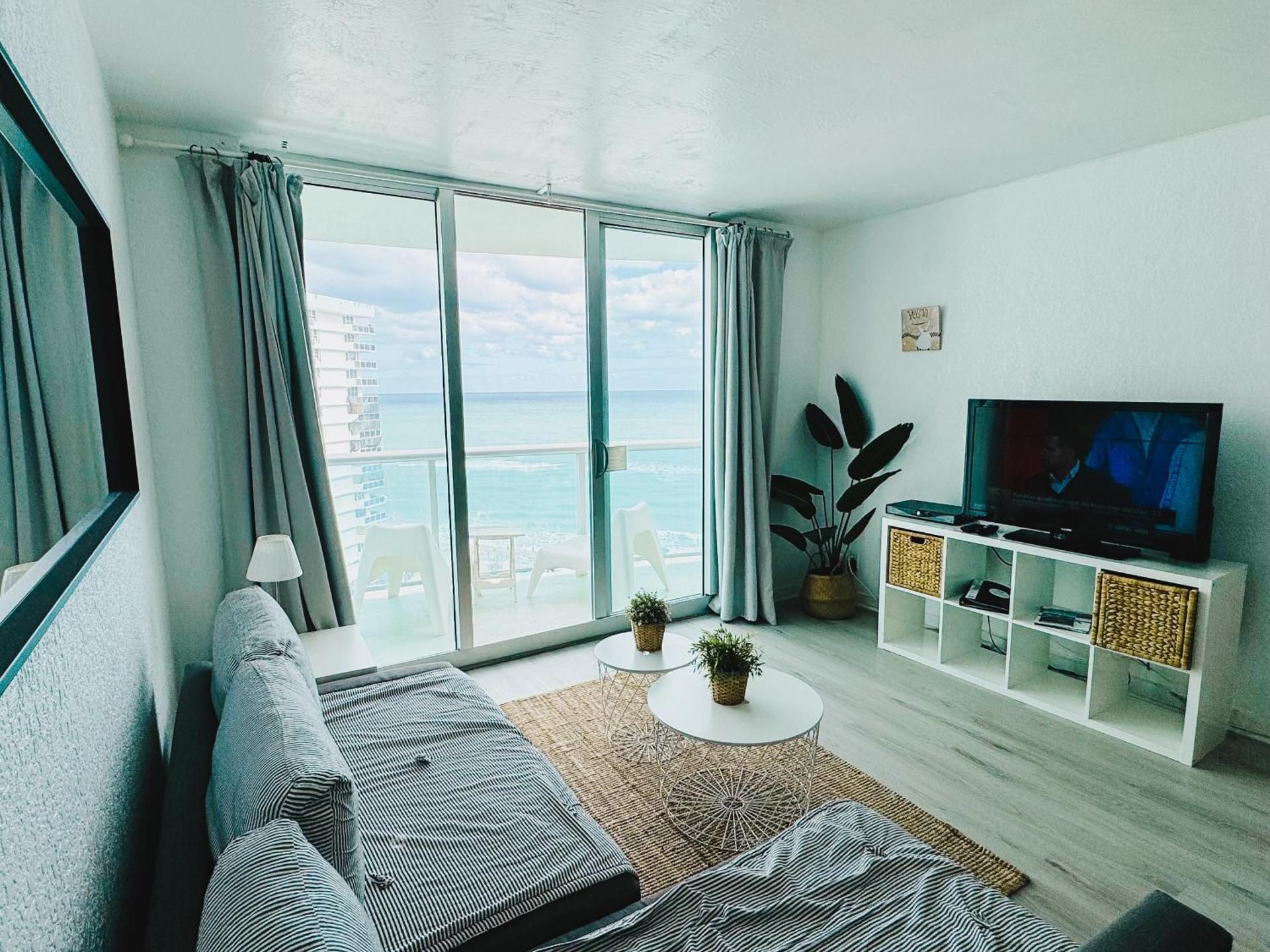 Queen Suite with Sea View