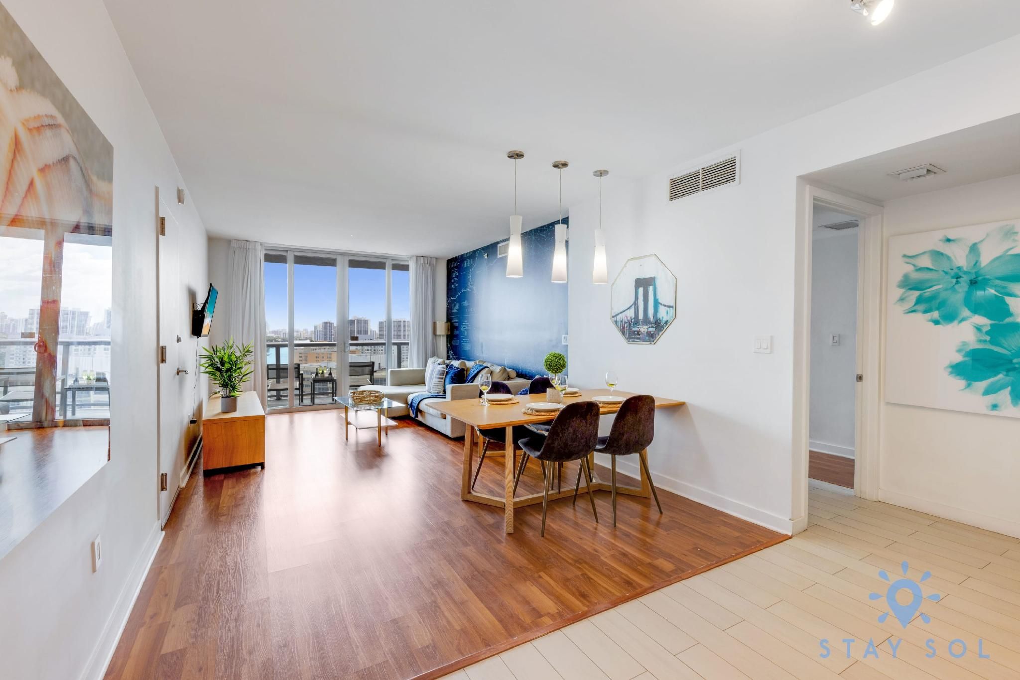 Amazing View Balcony - 1BR- Pool & Gym