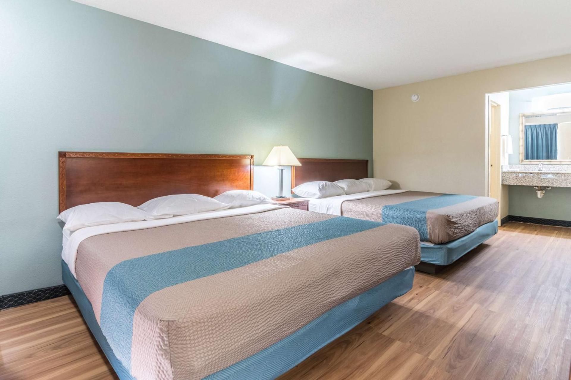 Queen Room with Two Queen Beds - Non-Smoking