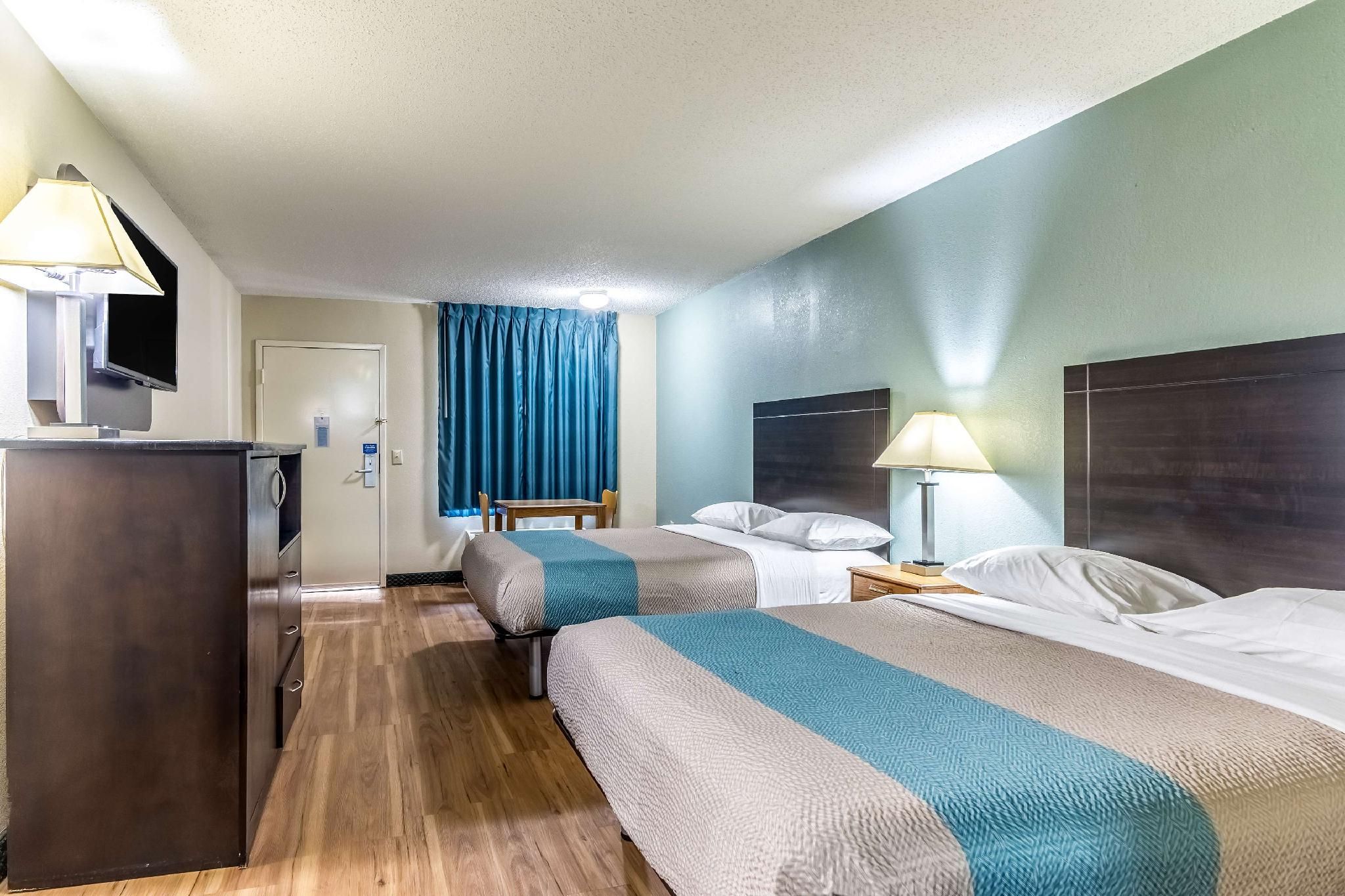 2 Queen Beds | Non-Smoking