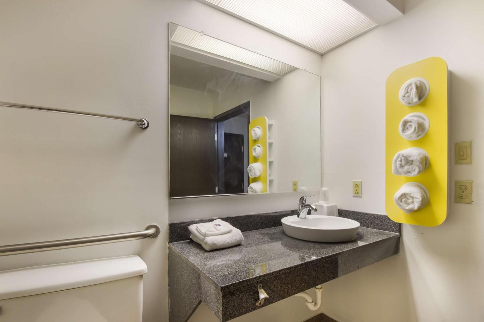 Deluxe King Room - Non-Smoking