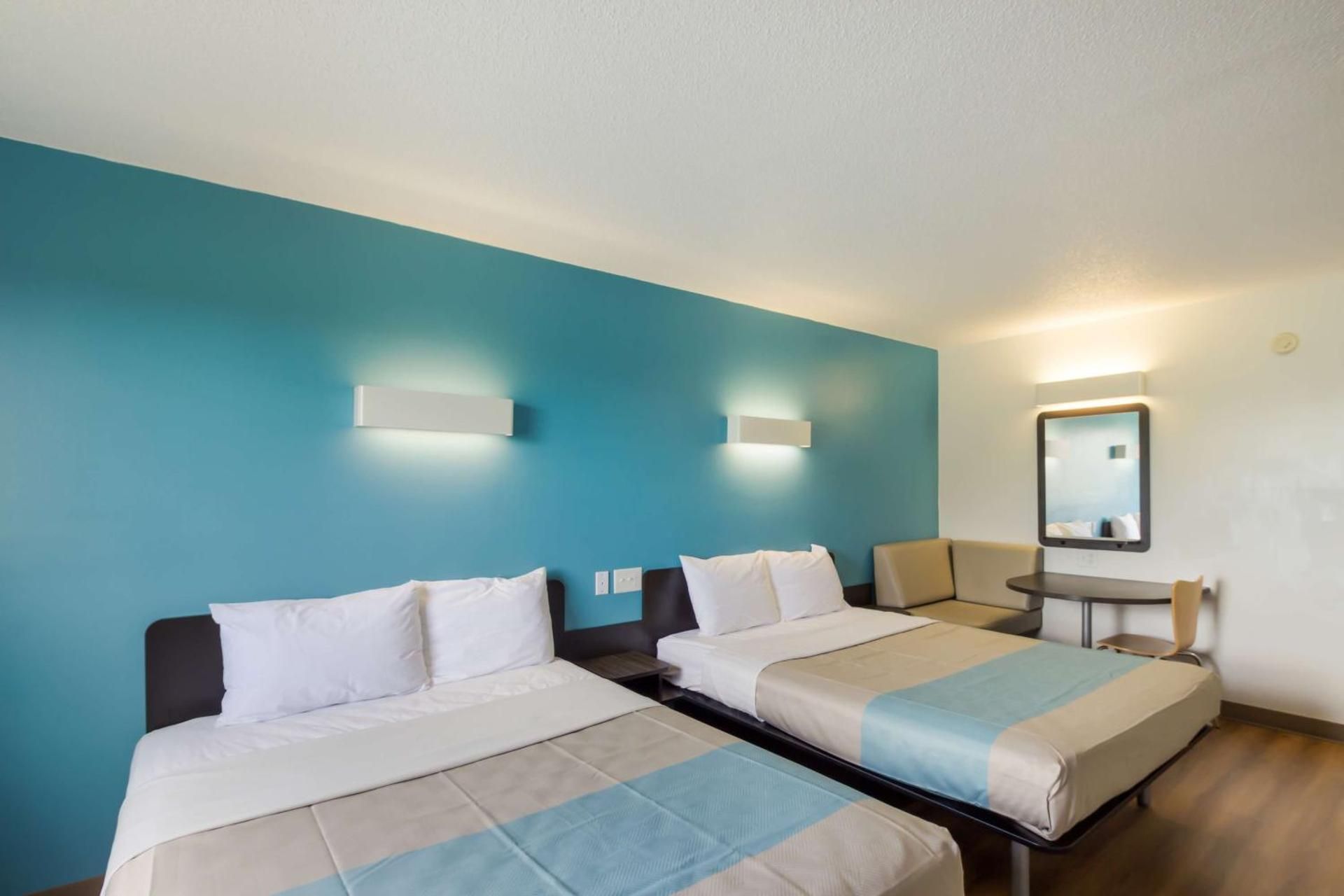 Deluxe Queen Room with Two Queen Beds - Non-Smoking